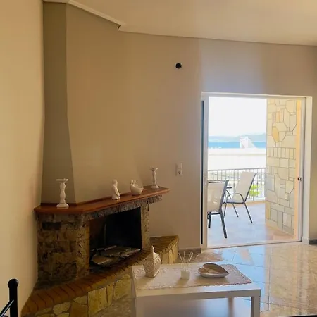 Luxury Seaside Apartment, 3 Bedrooms Livanatai Exterior photo