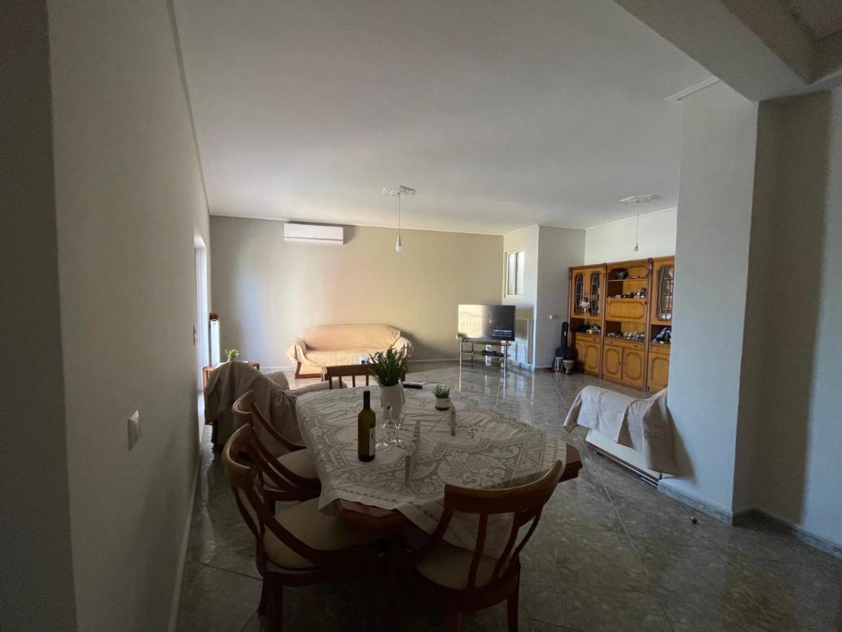 Luxury Seaside Apartment, 3 Bedrooms *